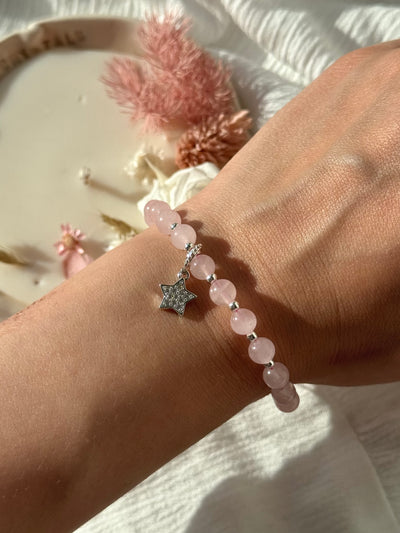 Bracciale charm in quarzo rosa