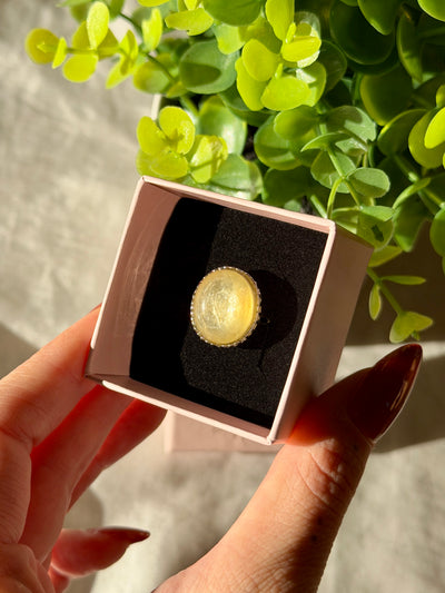 Anello in lepidolite dorata