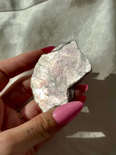 Lastra in lepidolite mica