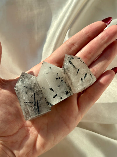 Torre in quarzo tormalinato