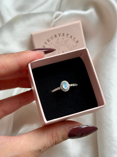 Anello in labradorite bianca